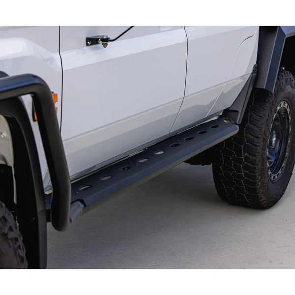 Ironman 4x4 SSRP019-D Premium Side Steps & Rails