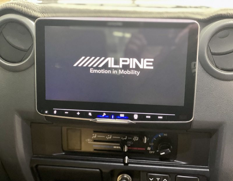 未使用品】 Alpine ILX-F511 Halo11 Multimedia Receiver with 11-inch Floating  Touchscreen Display with HCE-C1100 Back Up Camera